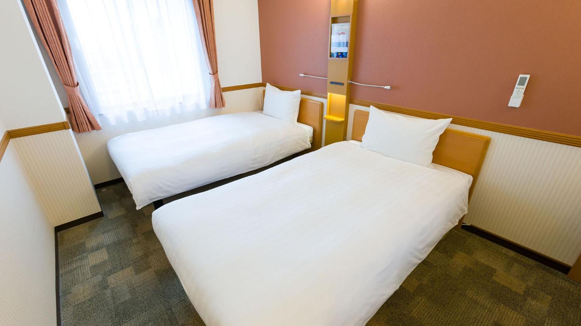Toyoko Inn Kanazawa-Eki Higashi-Guchi Ruang foto